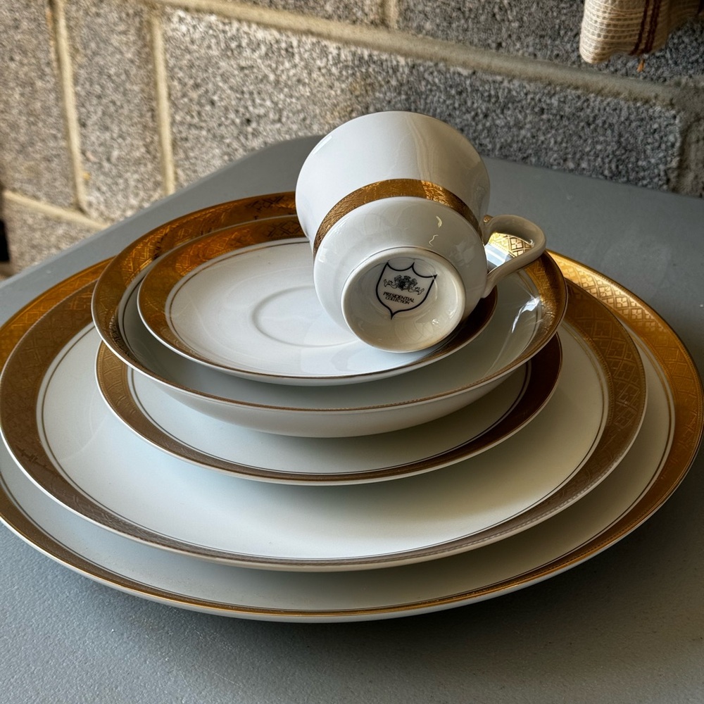 Fine China - Presidential Collection